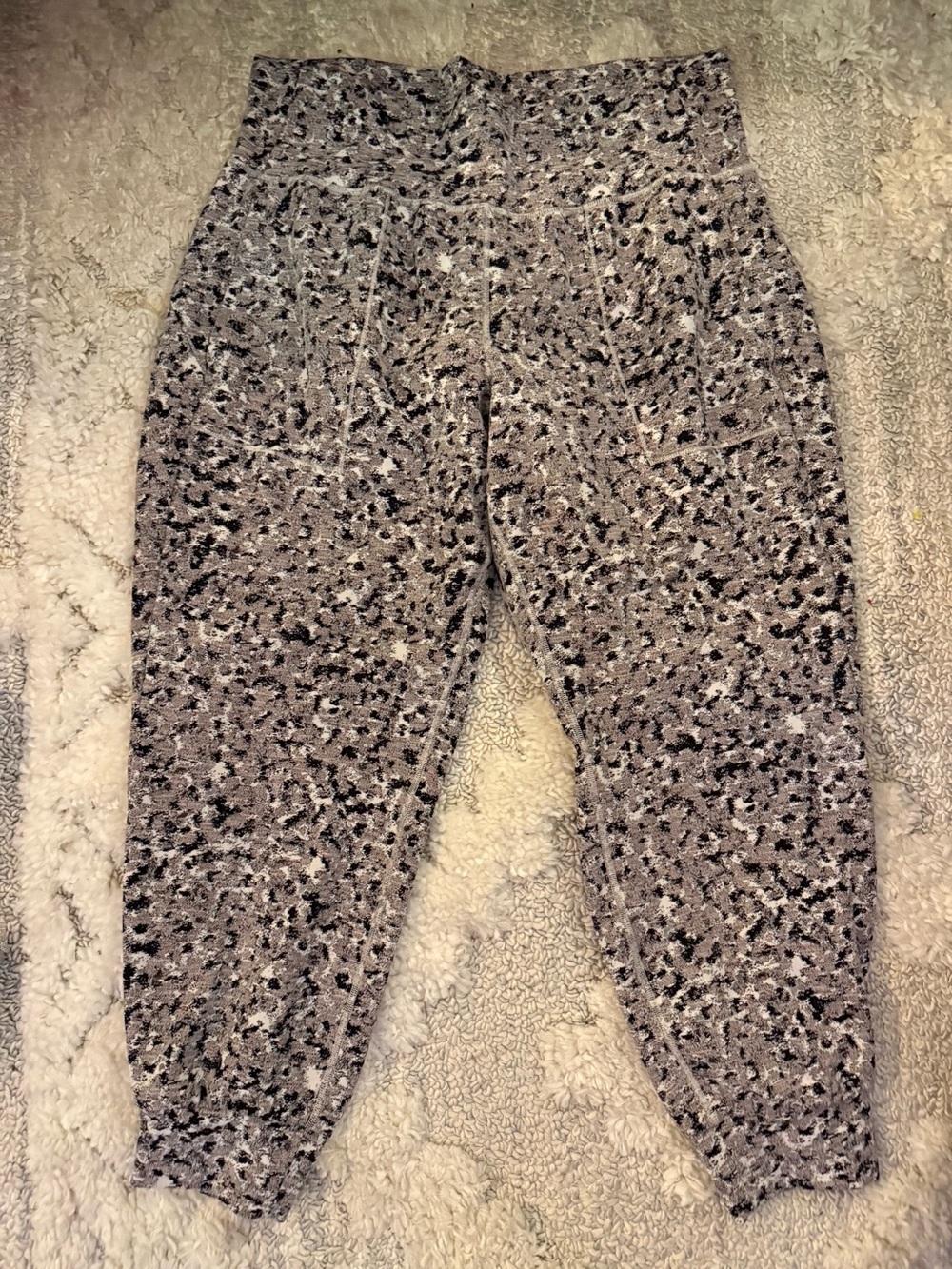 Athleta Black and Gray Speckled Salutation Jogger